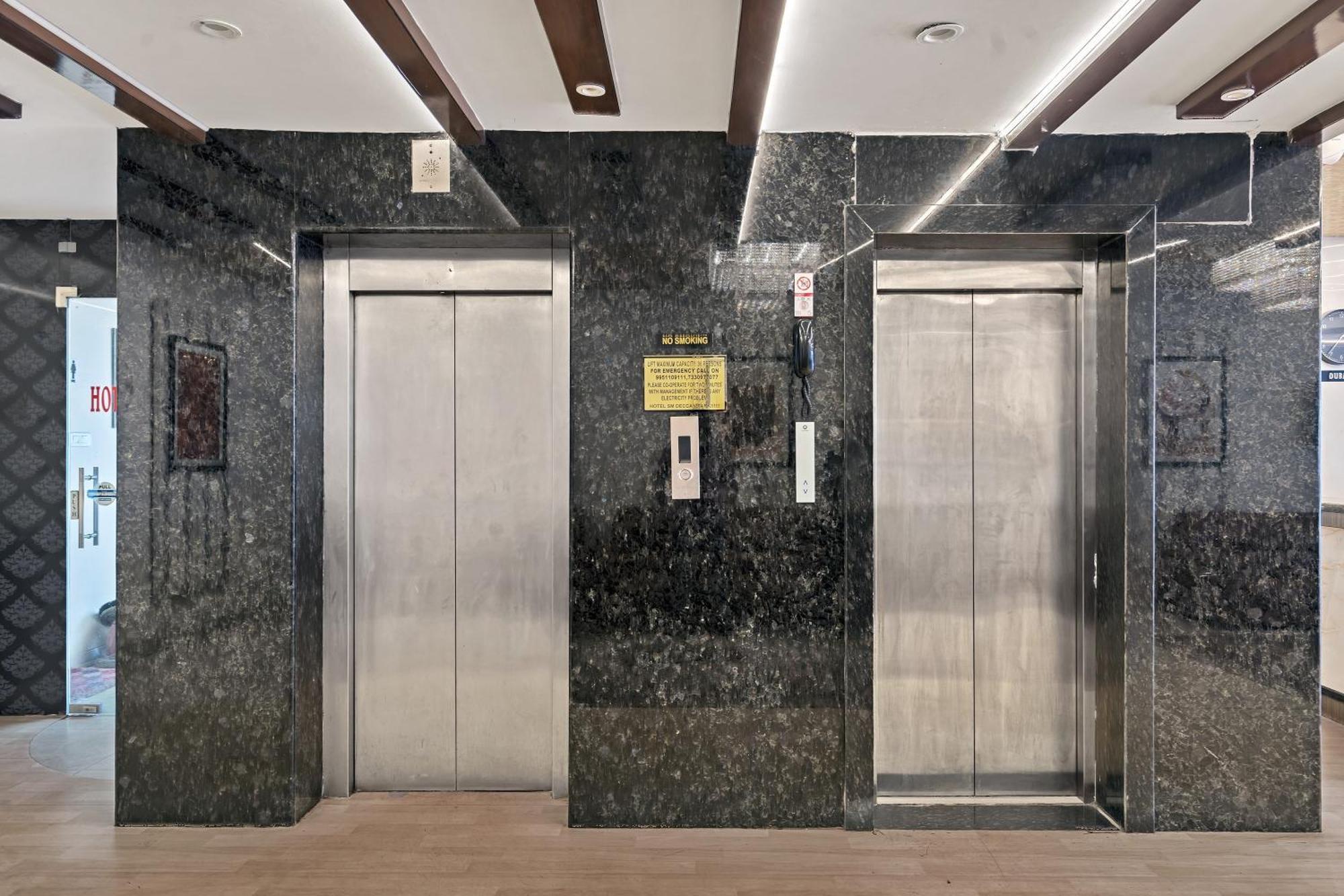Hotel Sm Deccan Park Shamshabad Exterior photo